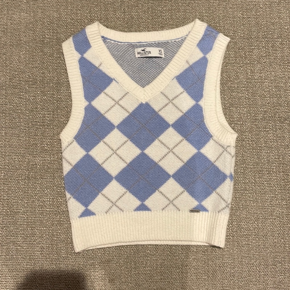 Hollister blue and white argyle sweater vest